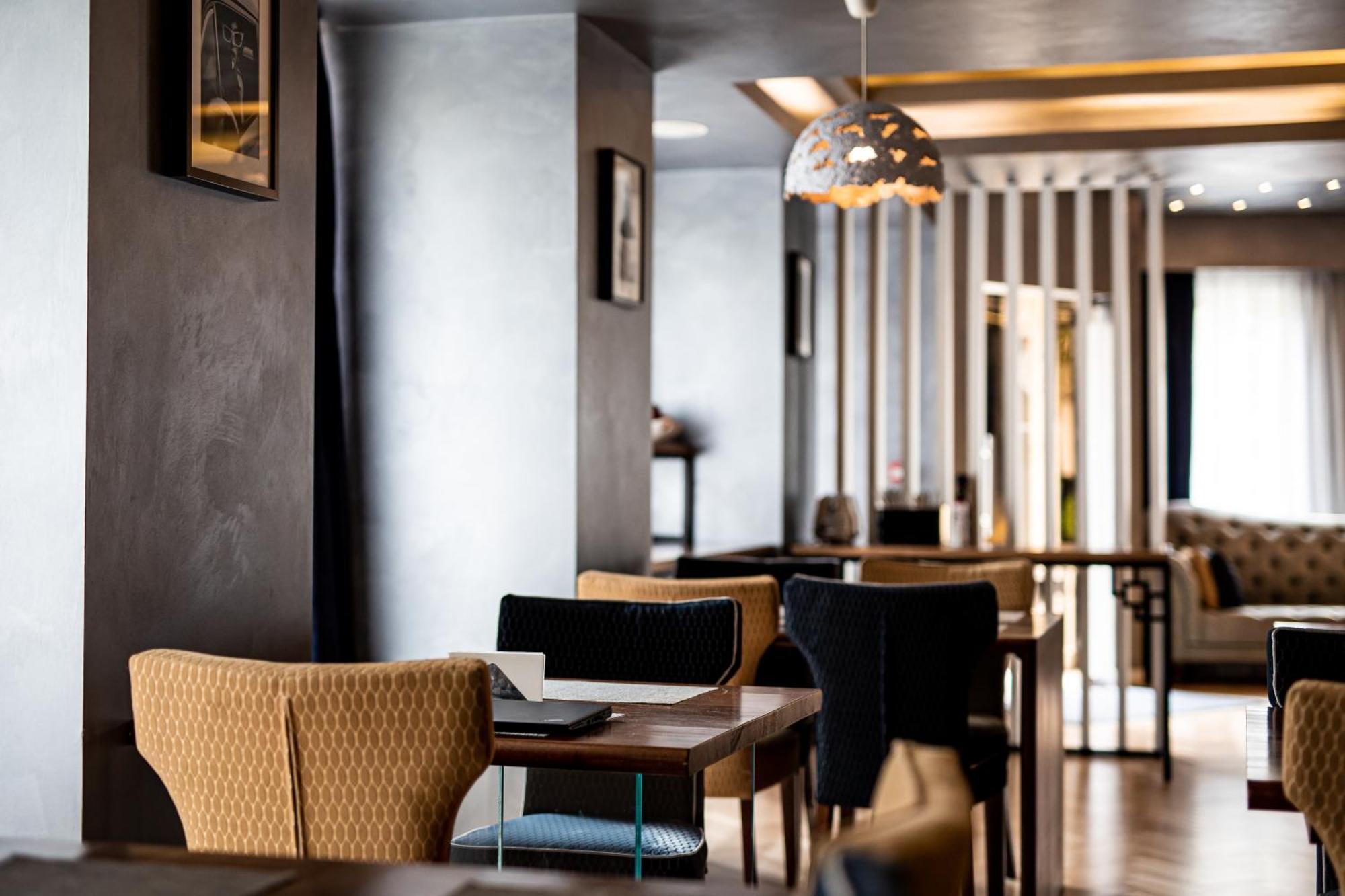 Venis Boutique מלון 4*